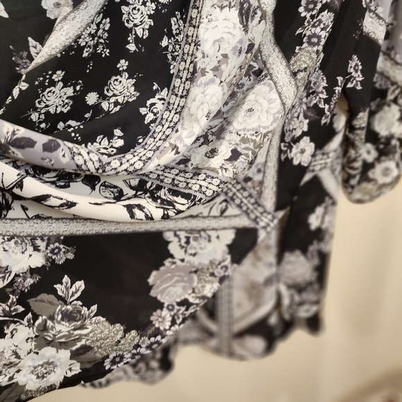 Roz & Ali Plus size Black And White Short Sleeves Tunic 1X - Picture 5 of 13